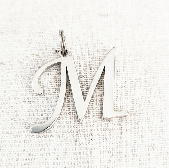 Jewelry - 🍍3/$15🍍 NWOT M Charm Pendant